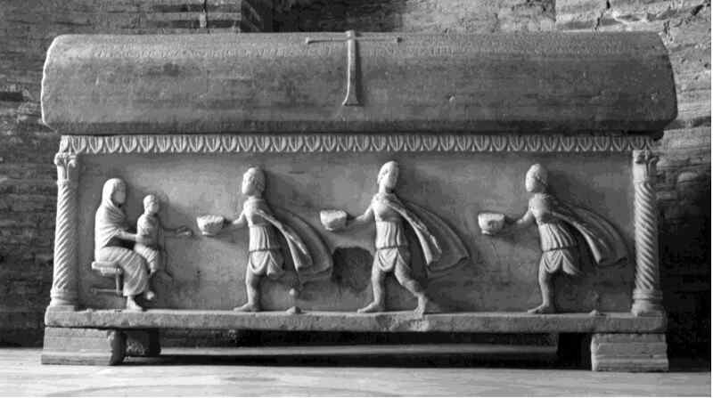 The other longitudinal side of the same sarcophagus